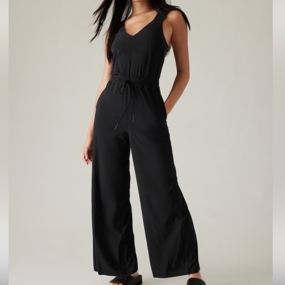 Athleta Women's Savannah Jumpsuit Black Wide Leg Size 6 NEW Pockets, Tank